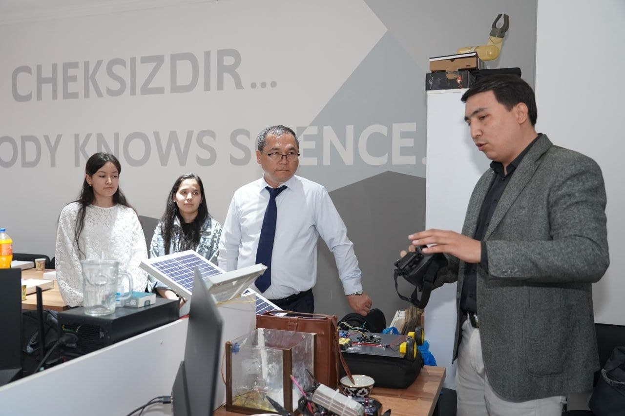 Ilmiy inkubatsiya markazida iqtidorli yoshlar bilan uchrashuv o‘tkazildi